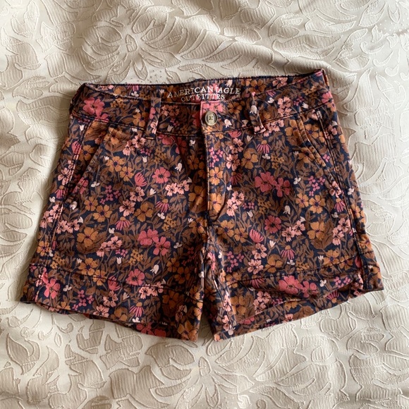 American Eagle Outfitters Pants - NWOT AE Twill X Midi Floral Print Shorts